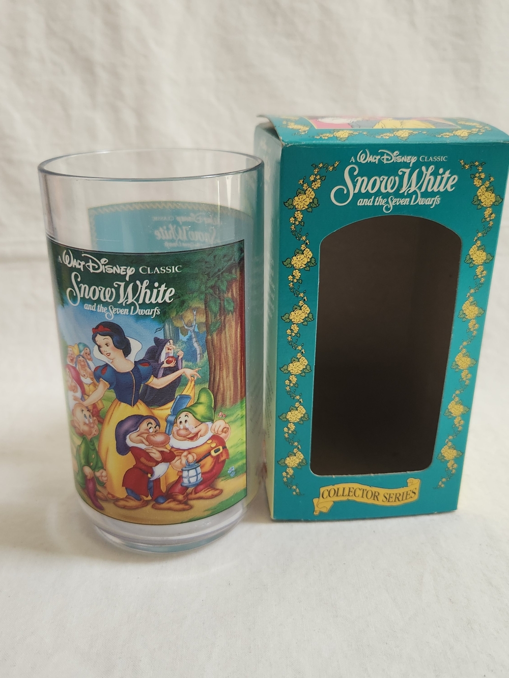 Walt Disney Classic Snow White Collector Glass